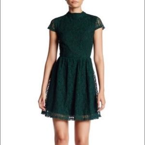 New Romeo Juliet Couture Open Back Lace Dress Med